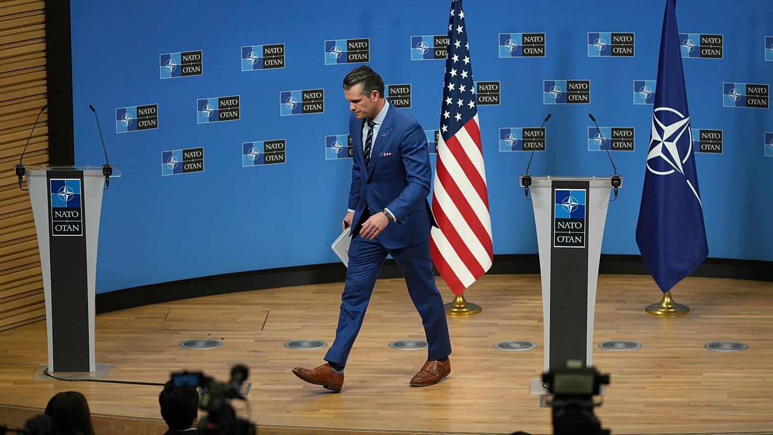 Secretário da Defesa dos EUA, Hegseth, na NATO