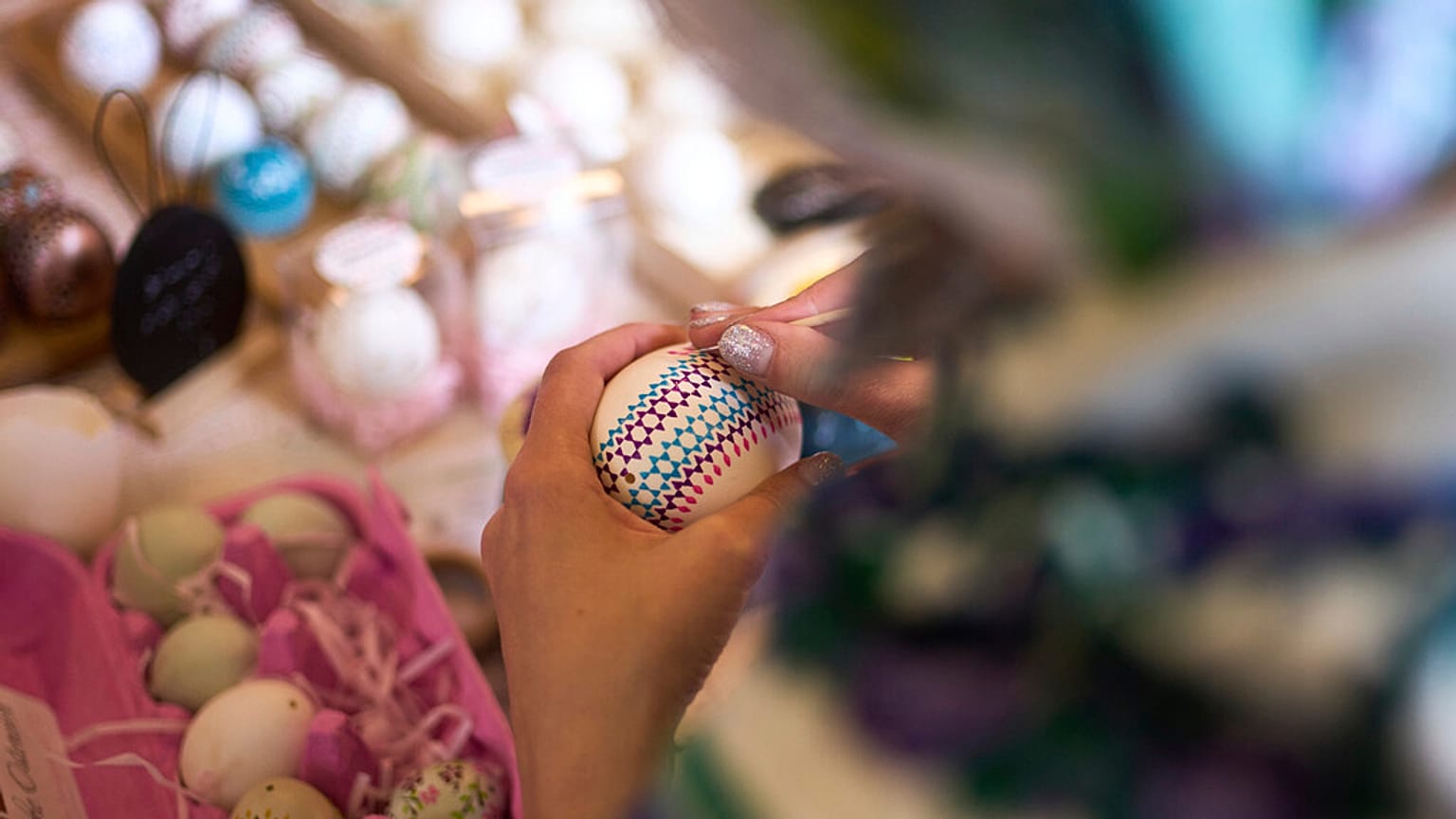 Bunte Ostereier Schleife, Germany, Sunday, April 6, 2025. 