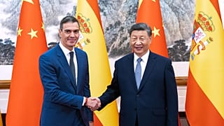 Pedro Sanchez spanyol miniszterelnök találkozik Hszi Csin-ping kínai elnökkel a pekingi Diaojutai Állami Vendégházban, 2024. szeptember 9-én.