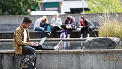 Secondo la Commissione europea, l'applicazione delle norme UE sulle piattaforme contribuirà a ridurre l'onere sulle infrastrutture di rete delle telecomunicazioni.
