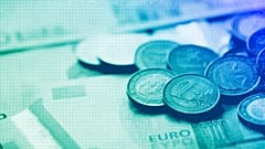 Dosya fotoğrafı - Euro madeni paralar ve banknotlar