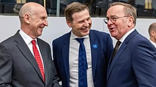 Britische, estnische und deutsche Verteidigungsminister in Brüssel