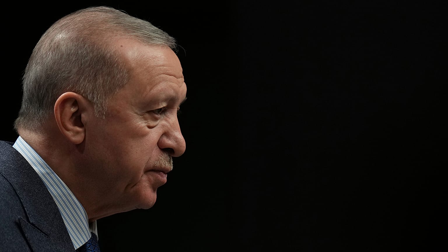 Il presidente turco Recep Tayyip Erdoğan parla durante una conferenza stampa congiunta con il presidente siriano ad interim Ahmad al-Sharaa ad Ankara, 4 febbraio 2025.