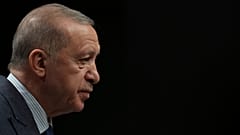 Der türkische Präsident Recep Tayyip Erdoğan spricht auf einer gemeinsamen Pressekonferenz mit dem syrischen Interimspräsidenten Ahmad al-Sharaa in Ankara, 4. Februar 2025