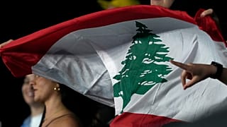  العلم اللبناني
