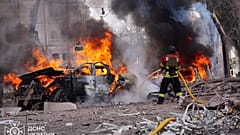 Incendi a Sumy dopo attacco russo