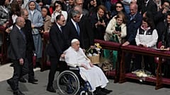 Papst Franziskus im Petersdom