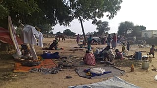 Archív fotó: erőszakos támadások elől kitelepített lakosok tábora Darfur nyugati részén