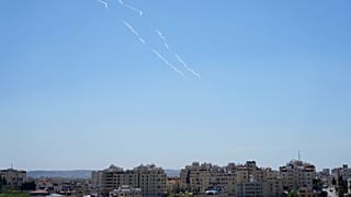  منظومة الدفاع الجوي الإسرائيلية النار  تعترض صاروخا أطلق من اليمن  الخميس 27 مارس 2025