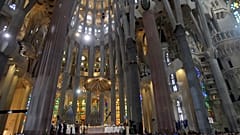 Archivo: Interior de la Sagrada Familia de Barcelona en la misa oficiada por el Papa Benedicto XVI, el domingo 7 de noviembre de 2010
