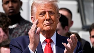 Donald Trump da la bienvenida a los campeones nacionales de fútbol americano universitario de 2025, el equipo de fútbol americano de la Universidad Estatal de Ohio.
