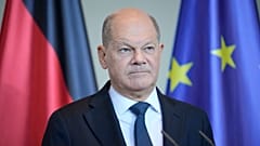 Almanya Başbakanı Olaf Scholz, Berlin'deki başbakanlık binasında düzenlenen basın toplantısı sırasında, 3 Nisan 2025