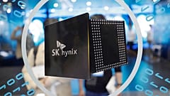 FILE - Un logo di SK Hynix è visibile al Korea Electronics Show di Seoul, Corea del Sud, l'8 ottobre 2019.