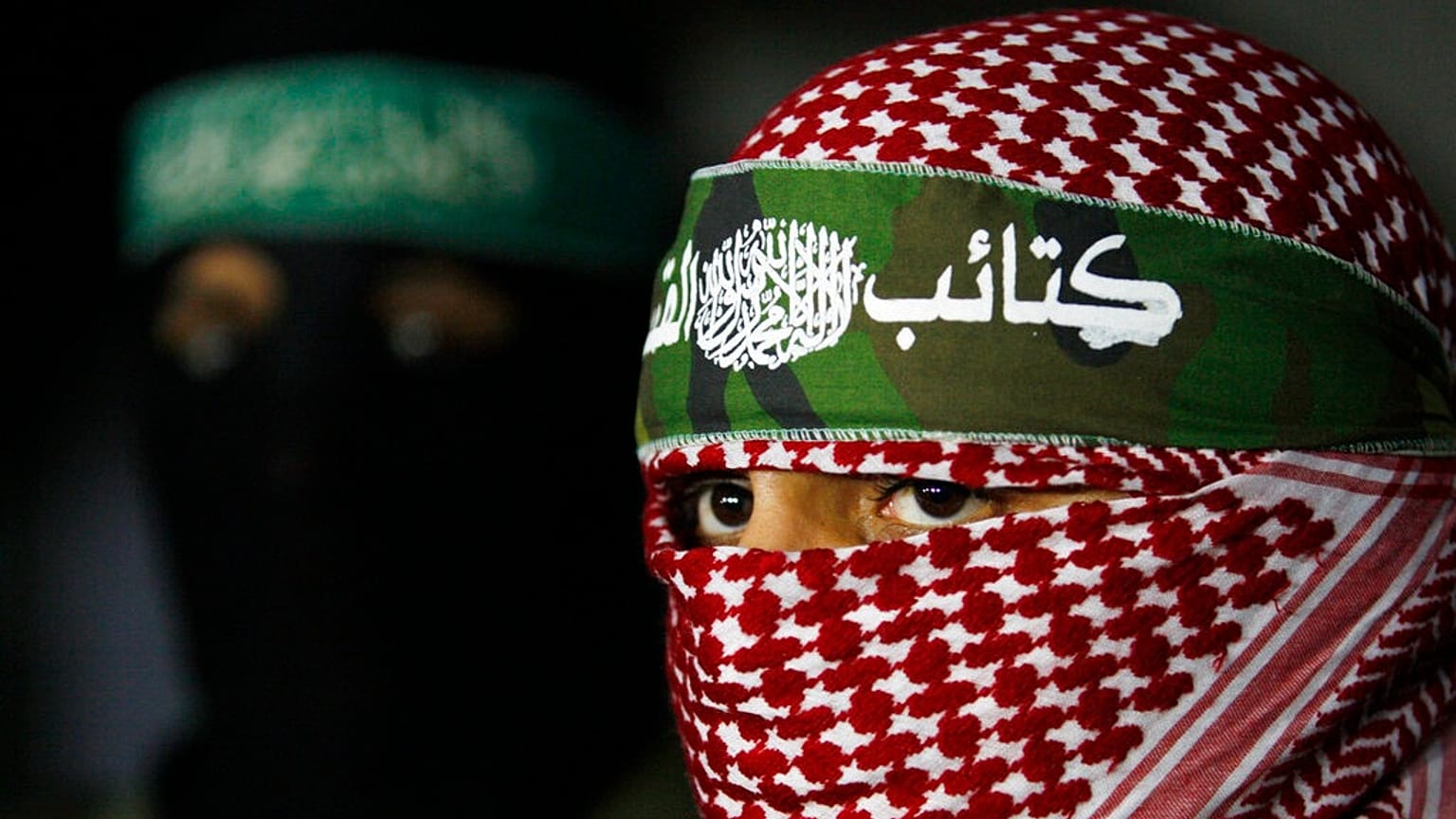 أبو عبيدة، المتحدث باسم كتائب القسام، الجناح العسكري لحركة حماس، خلال مؤتمر صحافي في مدينة غزة، يوم الجمعة 26 مارس 2010.