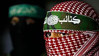أبو عبيدة، المتحدث باسم كتائب القسام، الجناح العسكري لحركة حماس، خلال مؤتمر صحافي في مدينة غزة، يوم الجمعة 26 مارس 2010.