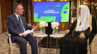 الدكتور محمد العيسى، الأمين العام لرابطة العالم الإسلامي أثناء مقابلة مع يورونيوز 10 أبريل نيسان 2025