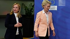 Imagen de archivo de Giorgia Meloni y Ursula von der Leyen durante una comparecencia en 2022