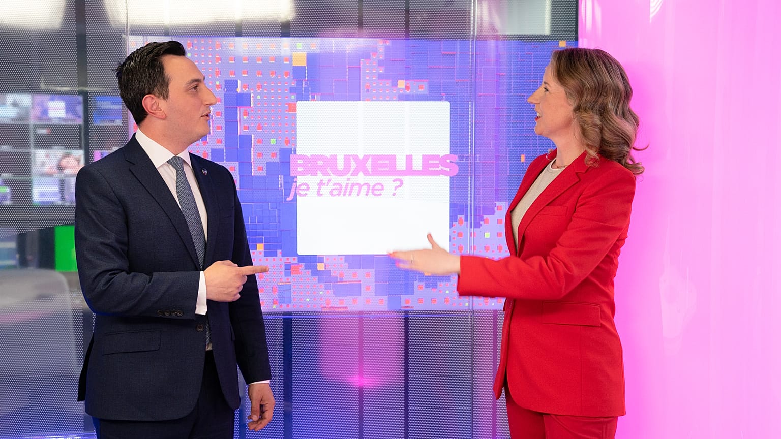 Commissioner Micallef and Euronews Méabh McMahon