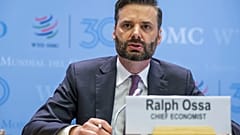 Ralph Ossa dell'Omc ha presentato mercoledì le previsioni del commercio mondiale per il 2025