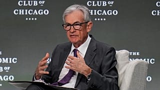 Federal Rezerv Sistemi Yönetim Kurulu Başkanı Jerome Powell, 16 Nisan 2025, Çarşamba günü Chicago Ekonomi Kulübü tarafından düzenlenen bir etkinlikte konuşuyor.
