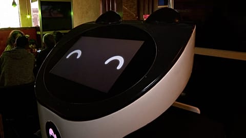 Robot collegato al dock di ricarica 