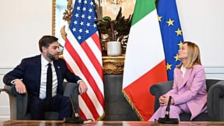 Вице-президент США Джей Ди Вэнс с премьер-министром Италии Джорджей Мелони, Рим, 18 апреля 2025 года.