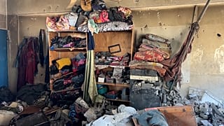 Izraeli légicsapás egy iskolából kialakított menedékre Gázában négy ember halálát okozta, köztük egy gyerekét