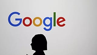 Japonya'da Google logosunun görüldüğü bir reklam alanı.