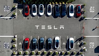Tesla-Fahrzeuge stehen am 18. September 2023 auf einem Parkplatz der Fabrik in Fremont, Kalifornien.