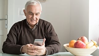 کار با موبایل و تبلت در سالمندان