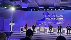 الوفود المشاركة في منتدى الإعلام في آسيا الوسطى في أستانا