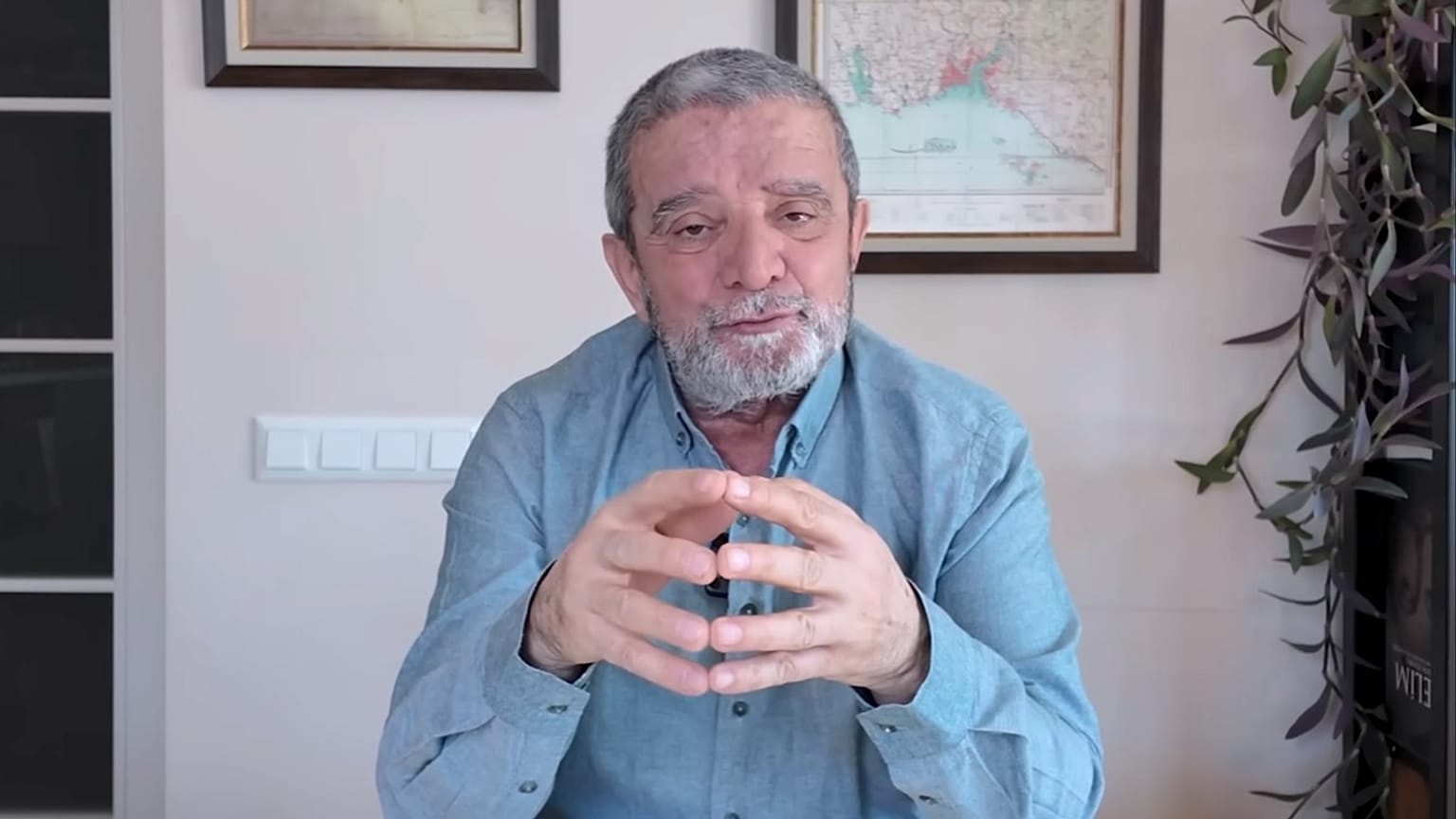 Mümtaz'er Türköne - Ekran görüntüsü Türköne'nin YouTube kanalından alınmıştır