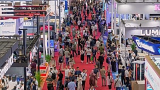 Visitantes en la 137ª Feria de Cantón en Guangzhou, provincia meridional china de Guangdong, el martes 15 de abril de 2025. (AP Photo/Ng Han Guan)