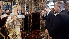 Ο Έλληνας πρωθυπουργός, Κυριάκος Μητσοτάκης, παρακολούθησε την πρώτη Ανάσταση στον Ιερό Ναό Ευαγγελίστριας Τήνου