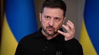الرئيس الأوكراني فولوديمير زيلينسكي خلال إحاطة إعلامية في كييف، أوكرانيا، الخميس 17 أبريل 2025