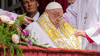 Papa Francisco na Varanda das Bênçãos na Praça de São Pedro, este domingo de Páscoa