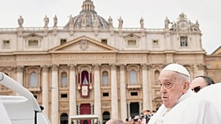 Papa Francesco è morto a 88 anni, il Vaticano: è tornato alla casa del Padre