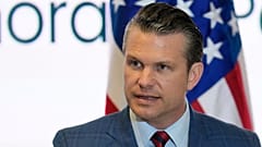 US-Verteidigungsminister Pete Hegseth spricht während der Zentralamerikanischen Sicherheitskonferenz in Panama City, Mittwoch, 9. April 2025.