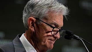 O Presidente do Conselho de Governadores do Sistema da Reserva Federal, Jerome Powell, discursa durante um evento organizado pelo Clube Económico de Chicago, quarta-feira, 16 de abril de 2025.