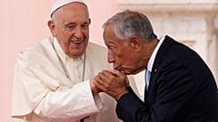 Marcelo assinou esta terça-feira o livro de condolências pela morte do Papa Francisco