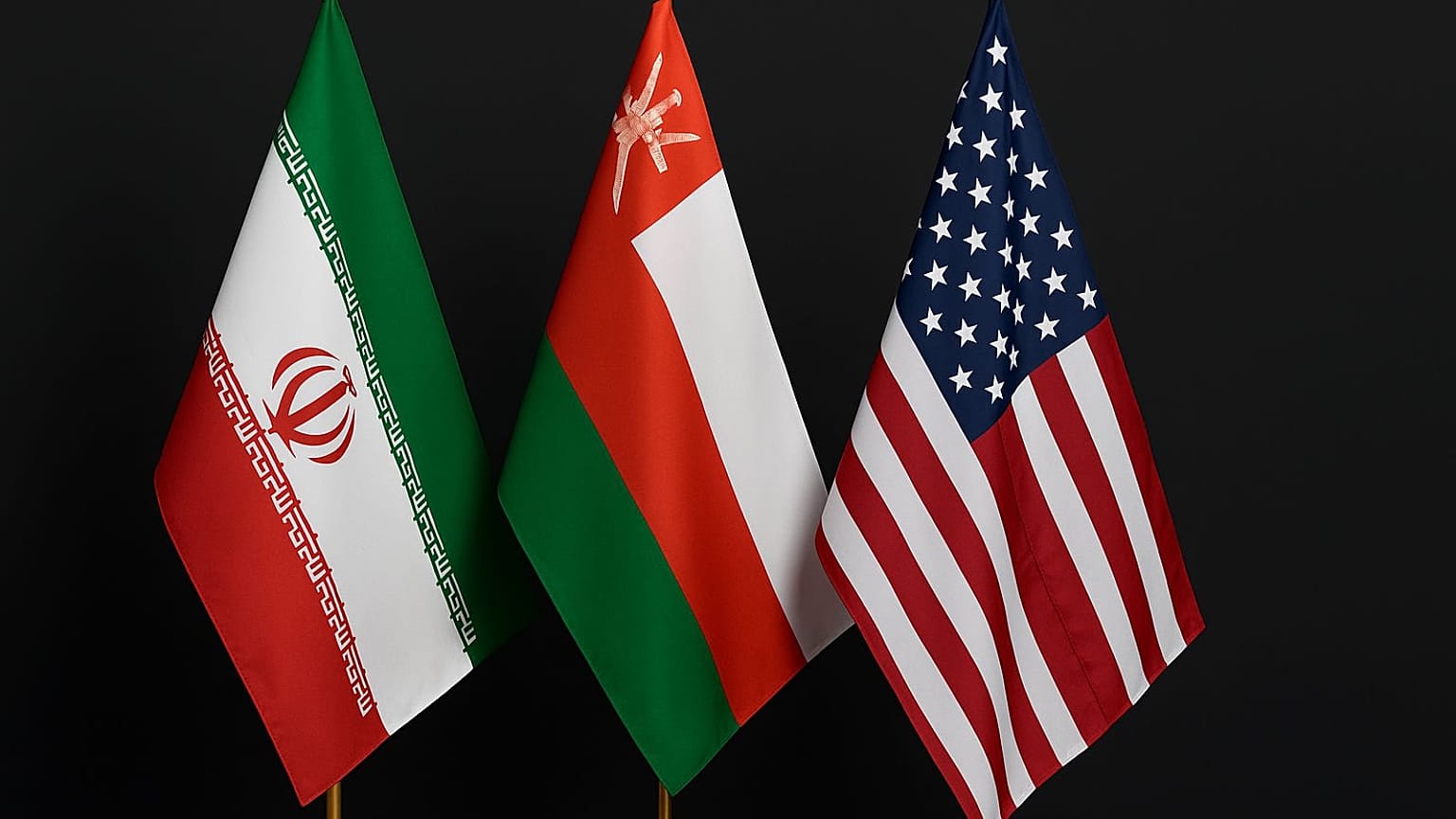 پرچم‌های ایران، عمان و آمریکا