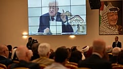 الرئيس الفلسطيني محمود عباس يترأس الجلسة الافتتاحية للمجلس المركزي الفلسطيني في مدينة رام الله بالضفة الغربية، الأربعاء، 23 أبريل 2025
