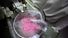 Σε απάντηση στο αβέβαιο εμπορικό περιβάλλον, αρκετές μεγάλες φαρμακευτικές εταιρείες της ΕΕ έχουν ανακοινώσει σημαντικές επενδύσεις στις ΗΠΑ για να μετριάσουν τις επιπτώσεις τυχόν δασμών.