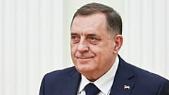 Der bosnisch-serbische Präsident Milorad Dodik bei einem Treffen mit dem russischen Präsidenten Vladimir Putin im Kreml in Moskau, Russland, Dienstag, 1. April 2025