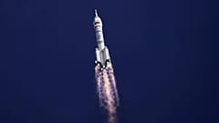 Chinas Rakete vom Typ Langer Marsch 2F startet vom Jiuquan Satellite Launch Centre in Jiuquan zu einer bemannten Mission.