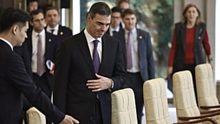 Ο Πέδρο Σάντσεθ ακυρώνει τη σύμβαση αγοράς πυρομαχικών με το Ισραήλ