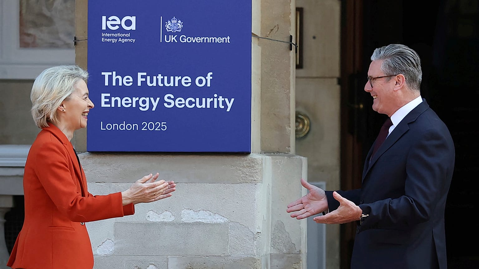 European Commission president Ursula von der Leyen and UK prime minister Sir Keir Starmer