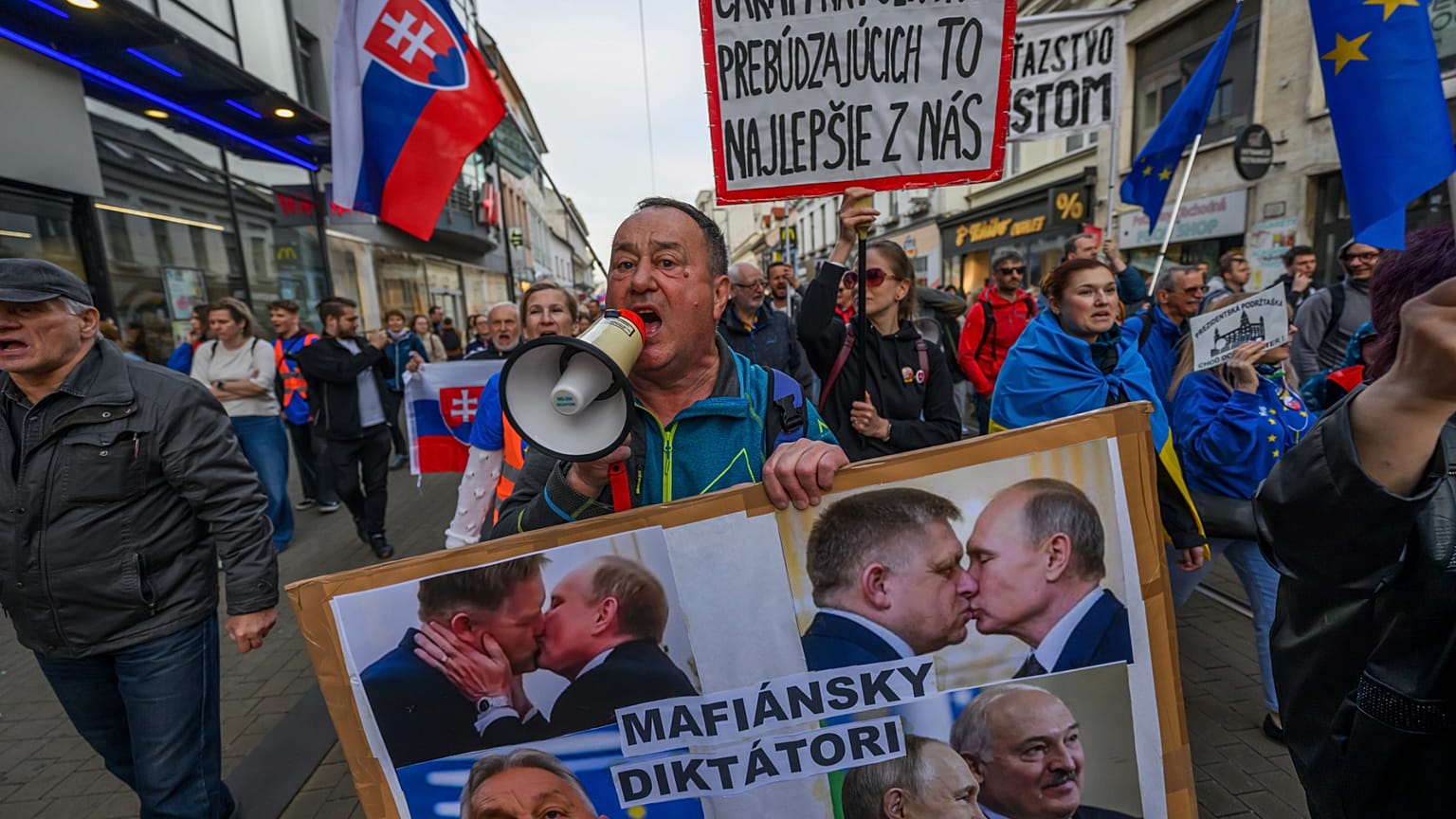La manifestación bajo el lema "Eslovaquia es Europa" tuvo lugar en Bratislava, el 24 de abril de 2025.