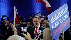 Karol Nawrocki, kandydat na prezydenta popierany przez konserwatywną partię Prawo i Sprawiedliwość, uczestniczy w wydarzeniu kampanii wyborczej przed wyborami