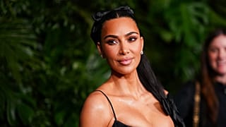 Kim Kardashian asiste a la 16ª Cena Anual Pre-Oscar de Chanel en el Hotel Beverly Hills, el 1 de marzo de 2025.